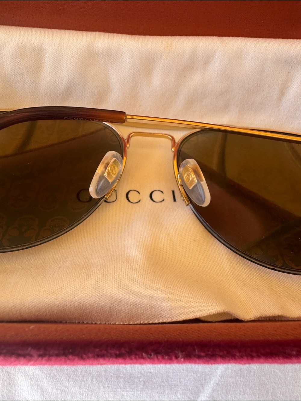 Gucci Brown and Gold Sunglasses in Branded Case - Picture 7 of 11